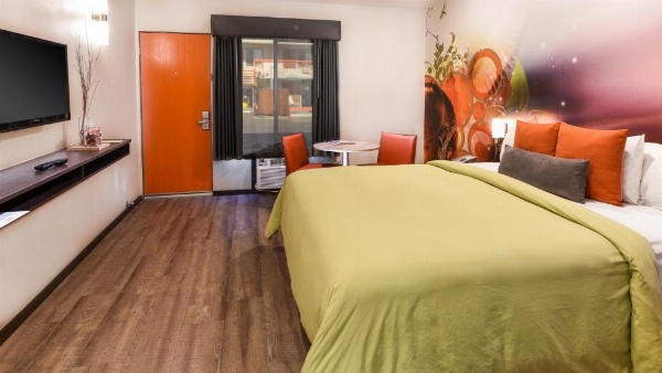 The Tangerine - a Burbank Hotel image 19